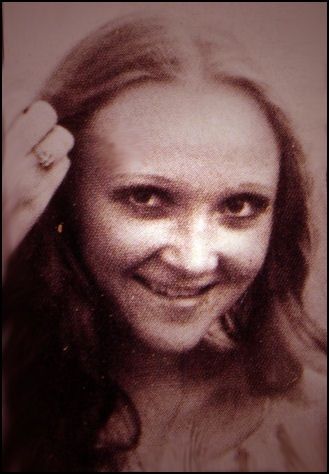 Foto van de in 1975 verdwenen Marjo Winkens. Haar bromfiets en andere spullen werden in Spaubeek en Reuver gevonden. Zij was naar de kermis in Sittard geweest.
